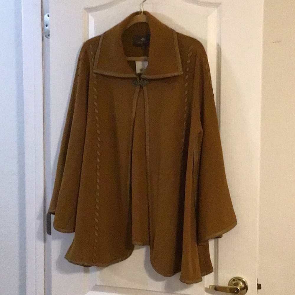 Patricia Nash Vintage Open Sleeved Cape with Embellished Clasp M/L NWT